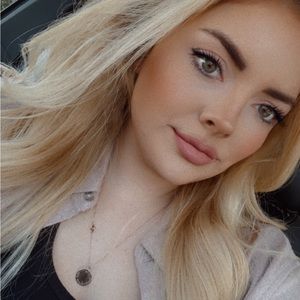 Meet your Posher, Katelyn anne